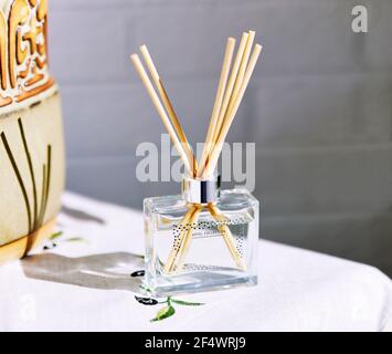 Flacon diffuseur Reed Banque D'Images