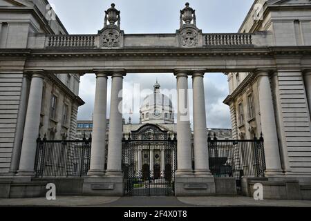 Vue extérieure du département de la Taoiseach, un bâtiment de style édouardien du gouvernement à Dublin, en Irlande. Banque D'Images