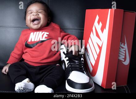 Adorable Nike Baby Boy Banque D'Images