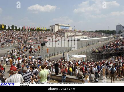 AUTO - DTM 2005 - NORISRING 17/07/2005 - PHOTO : OLIVIER GAUTHIER / DPPI AMBIANCE Banque D'Images