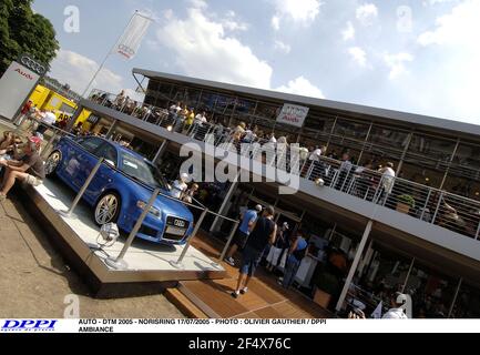 AUTO - DTM 2005 - NORISRING 17/07/2005 - PHOTO : OLIVIER GAUTHIER / DPPI AMBIANCE Banque D'Images