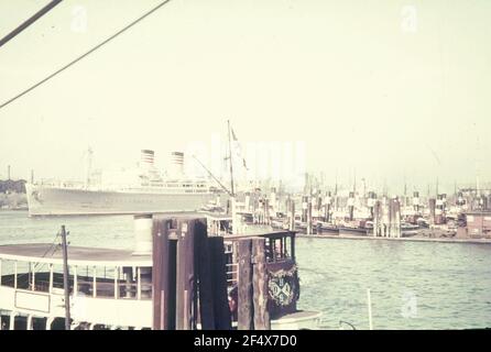 Photos de voyage. Hambourg, port. Vue avec le navire à passagers 'Milaukee Banque D'Images