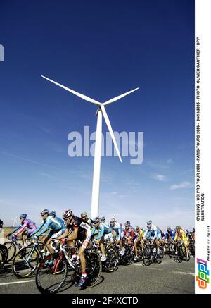 CYCLISME - UCI PRO TOUR 2006 - PARIS-TOURS 2006 - 08/10/2005 - PHOTO: OLIVIER GAUTHIER / ILLUSTRATION DPPI Banque D'Images