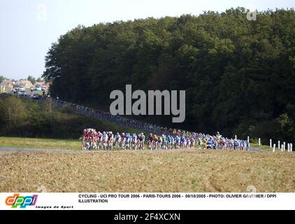 CYCLISME - UCI PRO TOUR 2006 - PARIS-TOURS 2006 - 08/10/2005 - PHOTO: OLIVIER GAUTHIER / ILLUSTRATION DPPI Banque D'Images