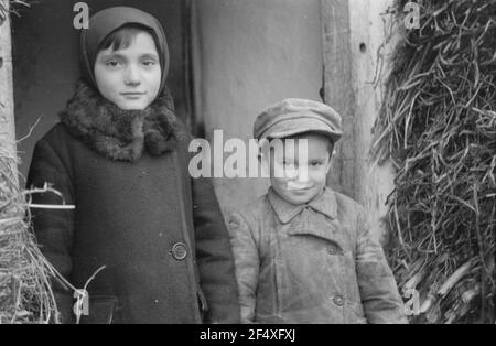 Deuxième Guerre mondiale. Pour l'affichage. Union soviétique. Petit garçon et fille russe Banque D'Images