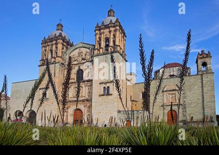 Église et ancien monastère dominicain de Santo Domingo de Guzmán / Templo de Santo Domingo de Guzmán dans la ville d'Oaxaca, au sud-ouest du Mexique Banque D'Images