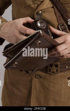 Acteur masculin sous la forme d'un officier du major de l'Armée rouge pendant la Seconde Guerre mondiale Banque D'Images