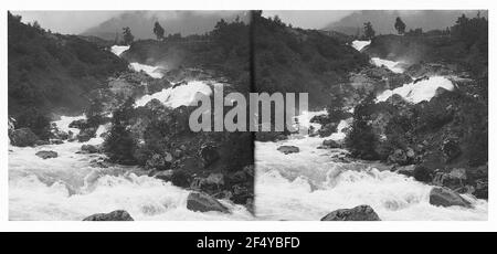 À Merok (Norvège). Cascade dans le Geirangerfjord Banque D'Images