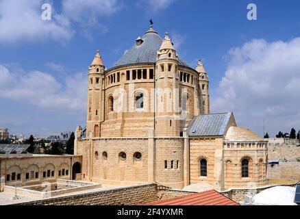 „Basilique de l'Assomption“ aussi „Basilique de la Dormition“ de l'„Abbaye de la Dormition“ sur le Mont Sion, lieu de l'Assomption de Marie Banque D'Images