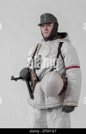 Acteur masculin dans l'uniforme militaire d'hiver d'un soldat allemand, la période 1941-1945, la Seconde Guerre mondiale Banque D'Images