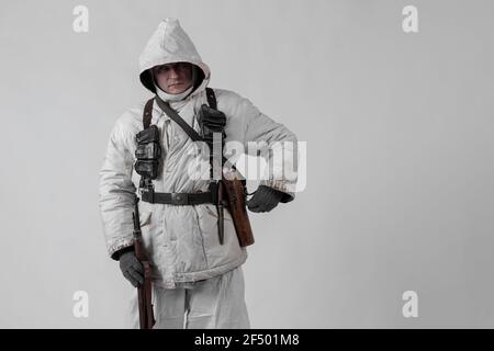 Acteur masculin dans l'uniforme militaire d'hiver d'un soldat allemand, la période 1941-1945, la Seconde Guerre mondiale Banque D'Images