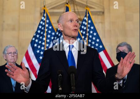 Washington, États-Unis. 23 mars 2021. Le sénateur Rick Scott (R-FL) lors d'une conférence de presse à la direction républicaine au Sénat, au Capitole des États-Unis, à Washington, DC, le mardi 23 mars, 2021, au milieu de la pandémie du coronavirus. Après deux fusillades de masse en moins d'une semaine, la Commission judiciaire du Sénat a entendu des témoignages sur la violence par les armes à feu, alors que le Sénat confirmait davantage de représentants de Biden. (Graeme Sloan/Sipa USA) Credit: SIPA USA/Alay Live News Banque D'Images