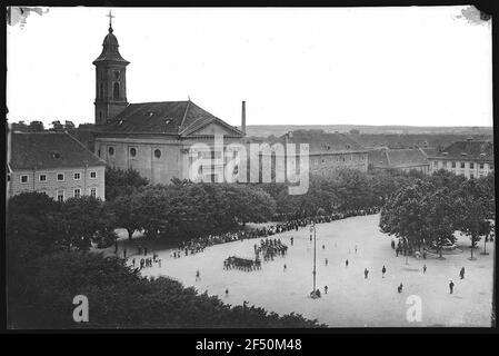 Theresienstadt. Paradeplatz avec église de garnison Banque D'Images