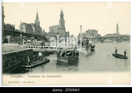 Lieu d'atterrissage des bateaux à vapeur avec bateau à vapeur et radeau Dresde. Lieu d'atterrissage des bateaux à vapeur avec bateau à vapeur et radeau Banque D'Images