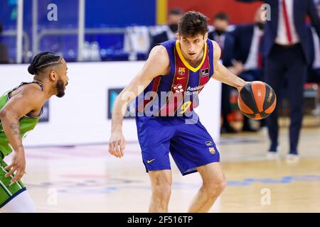 Leandro Bolmaro du FC Barcelone en action pendant le match Liga Endesa entre le FC Barcelone et Movistar Estudiantes au Palau Blaugrana à Barcelone, Espagne. Banque D'Images