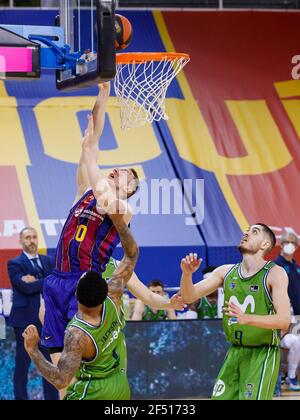 Rolands Smits du FC Barcelone pendant le match de la Ligue Endesa entre le FC Barcelone et Movistar Estudiantes au Palau Blaugrana à Barcelone, Espagne. Banque D'Images