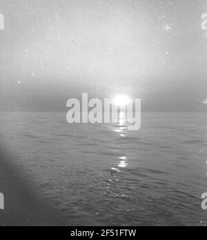 Photos de voyage Norvège. Ambiance nocturne sur l'Atlantique en face de la côte norvégienne Banque D'Images