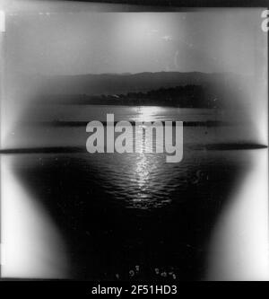 Photos de voyage Norvège. Ambiance nocturne sur l'Atlantique en face de la côte norvégienne Banque D'Images