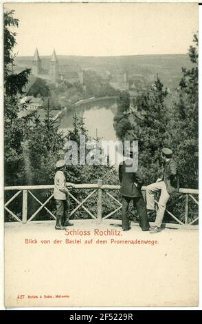 Château de Rochlitz, regardez de la Bastei sur le chemin de promenade de Rochlitz. Château de Rochlitz. Vue depuis le Bastei sur le chemin de la promenade Banque D'Images