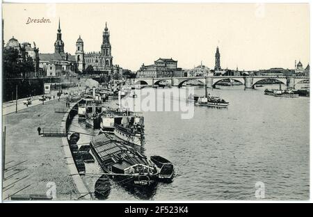 Terrasse avec steamers, Hofkirche, Opéra, Pont de Dresde. Terrasse avec steamers, Hofkirche, Opéra, Pont Banque D'Images