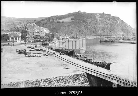 Aussig. Vue depuis le pont jusqu'à Elbe et Marienberg Banque D'Images