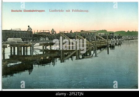 Les troupes de chemin de fer allemandes Landbrücke avec le train de terrain les troupes de chemin de fer allemandes Landbrücke avec train de campagne Banque D'Images