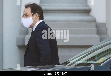 Le ministre de l'Agriculture et des PME, David Clarenval, arrive pour une réunion du comité consultatif avec les ministres du gouvernement fédéral, le RE Banque D'Images