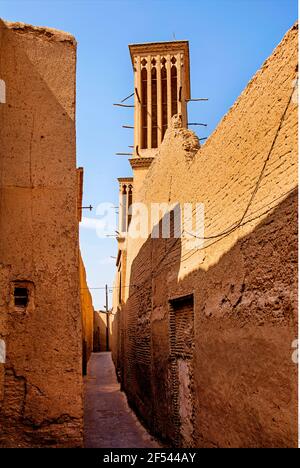 Géographie / Voyage, vieille ville, Yazd, tours éoliennes, droits-supplémentaires-déstockage-Info-non-disponible Banque D'Images