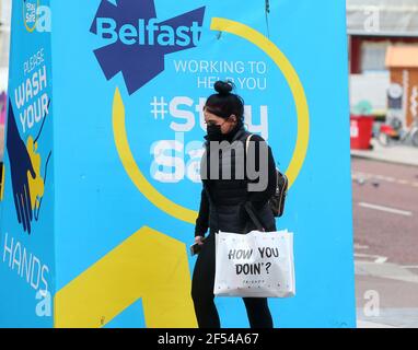 Belfast Street à l'occasion de l'anniversaire du premier confinement. Photo de Mal McCann Banque D'Images