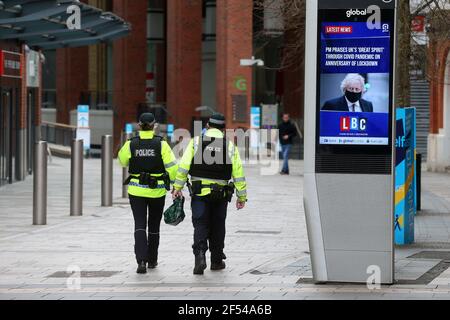 Belfast Street à l'occasion de l'anniversaire du premier confinement. Photo de Mal McCann Banque D'Images