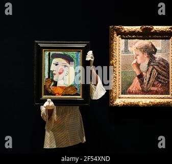 Londres Royaume-Uni 24 mars 2021 UN grand portrait Picasso invisible depuis près de 40 ans, Femme au Béret mauve sera présenté dans des villes du monde entier avant d'être offert à la vente à Bonhams Impressionist et Modern Art à New York le jeudi 13 mai. Il a une estimation de $10,000,000-15,000,000.Paul Quezada-Neiman/Alamy Live News Banque D'Images