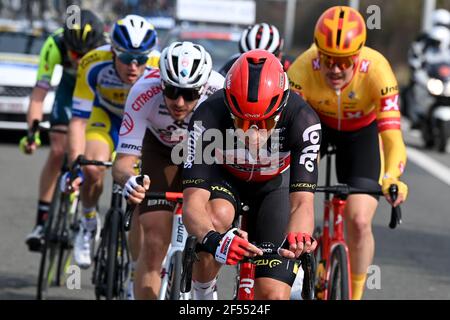 Belge Ruben Apers of Sport Vlaanderen-Baloise, Français Alexis Gougeard de l'équipe Citroën AG2R, Belge Gerben Thijssen de Lotto Soudal et Norwegian ER Banque D'Images