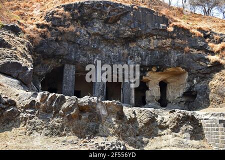 Vue de la coupe de roche de la grotte no 2, grottes d'Elephanta, à l'île d'Elephanta ou à Gharapuri, Mumbai, Maharashtra, Inde Banque D'Images