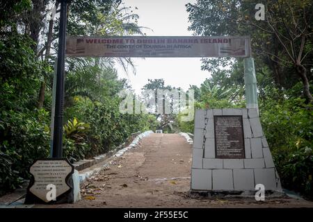 Dublin, îles Banana, Sierra Leone. 9 mars 2021. L'entrée principale des îles Banana.les îles Banana étaient autrefois un port de traite des esclaves. Ils sont maintenant à la maison de quelques centaines de personnes. Les îles Banana ont été relativement intactes par la guerre civile brutale en Sierra Leone et par la suite par l'épidémie d'Ebola. Crédit : Sally Hayden/SOPA Images/ZUMA Wire/Alay Live News Banque D'Images