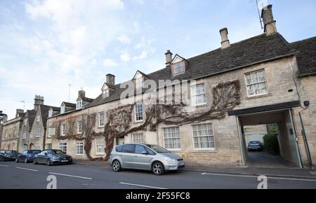 Anciens bâtiments résidentiels à Northleach, Gloucestershire au Royaume-Uni Banque D'Images