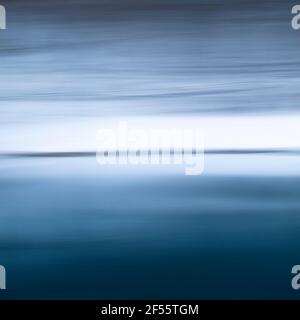 Lumière vive du lac avec effet de longue exposition Banque D'Images