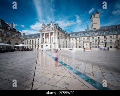 France, Côte-Dor, Dijon, place de la ville en face du Palais des Ducs et des Estates de Bourgogne Banque D'Images