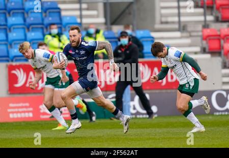 Solde l'aile Sharks Byron McGuigan fait une pause lors d'un match de rugby à XV de la première ronde 14 de Gallagher, dimanche 21 mars 2021, dans Eccles, Royaume-Uni Banque D'Images