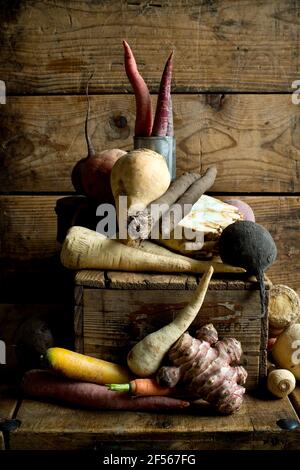 Légumes d'hiver sur fond de bois rustique Banque D'Images