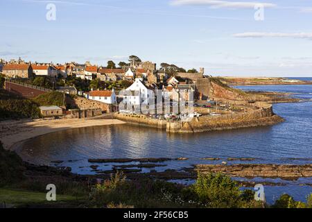 Lumière du soir sur le petit village de pêcheurs de Crail dans le Neuk est de Fife, en Écosse, au Royaume-Uni Banque D'Images