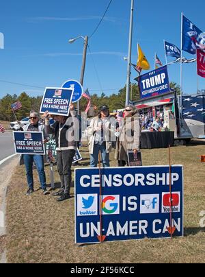 Un rassemblement contre la censure à Cape Cod, aux États-Unis. Combattre la censure hors du lot. Banque D'Images