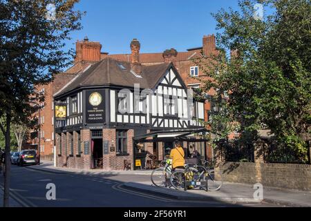 Londres, Royaume-Uni - 20 septembre 2020, The Virgin Queen est le pub classique de l'est de Londres Banque D'Images