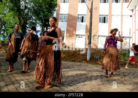 Buerarema , bahia / brésil - 17 juin 2012: Les Indiens Tupinamba sont vus pendant l'occupation d'une ferme dans la municipalité de Buerarema. *** Légende locale Banque D'Images