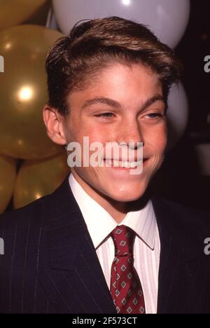 BEVERLY HILLS, CA - 11 NOVEMBRE : l'acteur Brian Austin Green au troisième Gala annuel des avantages de la fibrose kystique le 11 novembre 1988 à l'hôtel Beverly Wilshire de Beverly Hills, Californie. Crédit: Ralph Dominguez/MediaPunch Banque D'Images