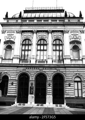 Le bâtiment de la Galerie nationale à Ljubljana avec un belle façade Banque D'Images