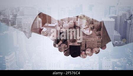 Composition de l'homme d'affaires et de la femme d'affaires qui se mêle au paysage urbain Banque D'Images