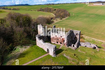 Vue aérienne du château de Hailes, à côté de la rivière Tyne, dans l'est de Lothian, en Écosse, au Royaume-Uni Banque D'Images