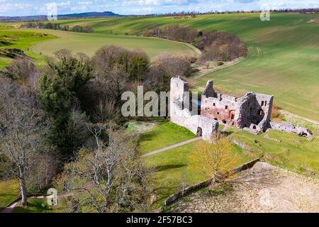 Vue aérienne du château de Hailes, à côté de la rivière Tyne, dans l'est de Lothian, en Écosse, au Royaume-Uni Banque D'Images