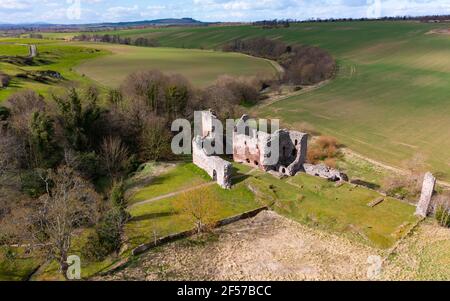 Vue aérienne du château de Hailes, à côté de la rivière Tyne, dans l'est de Lothian, en Écosse, au Royaume-Uni Banque D'Images