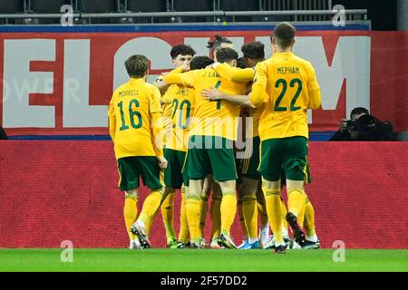 Harry Wilson (au centre), au pays de Galles, célèbre le premier but de son équipe lors du match de qualification de la coupe du monde de la FIFA 2022 au King Power, au stade Den Dreef de Louvain, en Belgique. Date de la photo: Mercredi 24 mars 2021. Banque D'Images